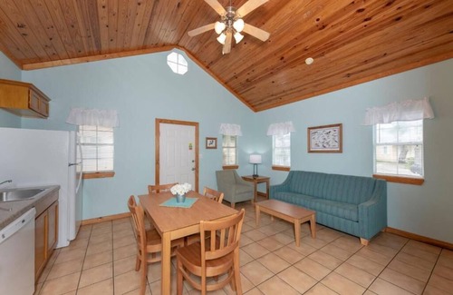 Fulton House | Cottage 16 at D&R Pelican Bay Resort