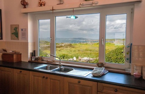 Gannoughs Apartment | Cottage 215 Claddaghduff Connemara