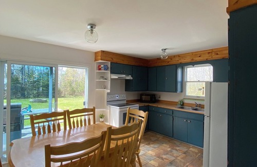 Grand Barachois Cottage | Cottage at Beaubassin-East walking distance of the ocean