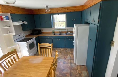 Grand Barachois Cottage | Cottage at Beaubassin-East walking distance of the ocean