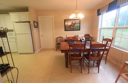 Columbia House | Cottage at historic Armsdale Farm