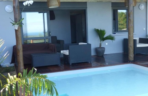 L'Etang-Sale Cottage | Cottage "Casuarina" heated pool