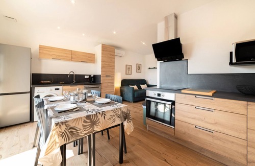 Sorede Apartment | Cottage 'Côté Nature' with Mountain View, Wi-Fi and Air Conditioning