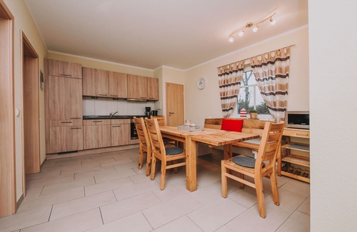 Zetel House | Cottage directly on the lake for 6 persons