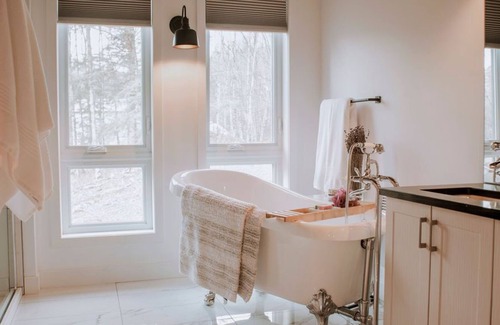 Les Collines-de-l'Outaouais Regional County Municipality Ski Chalet | Cottage Edelweiss Luxury/spa/ski/nature
