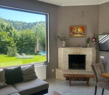 Likani House | Cottage Elana
