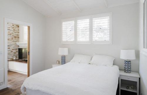 Red Hill South House | Cottage Enchantment - A Blooming Garden Getaway