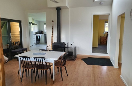 Hoddles Creek House | Cottage Farm Stay in a converted barn. Stunning views of the Yarra Valley.