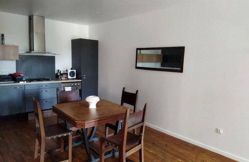 Le Somail Apartment | Cottage for 2 people, ideally located just 100 meters from the Canal du Midi