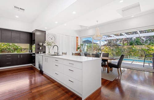Palmyra Villa | Cottage Gem - 2BR Parkside Retreat