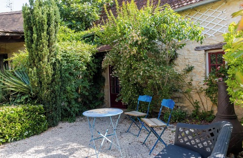 Degagnac House | Cottage 'Gite Lune' with Shared Pool, Private Terrace and Wi-Fi