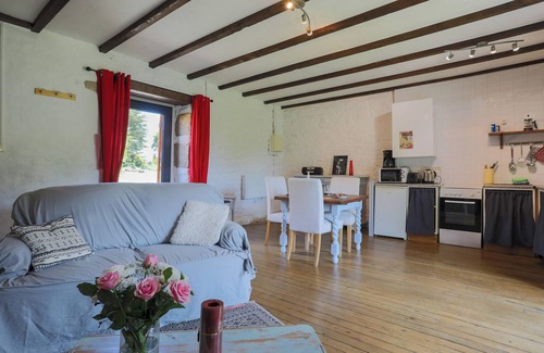 Plounerin House | Cottage 'Gîte - Ty Morgane' with Shared Pool, Shared Garden and Wi-Fi