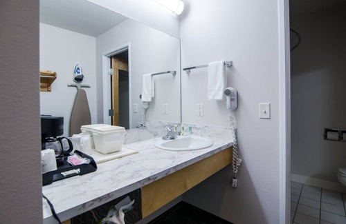 Cottage Grove Hotel | Cottage Grove Inn