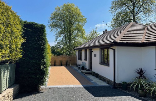 Alnmouth Cottage | Cottage in Alnmouth, parking, garden, tree house, bike shed. Beach - 5 min walk.