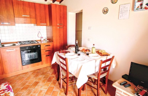 Asciano Apartment | Cottage in Asciano with Pool and Terrace