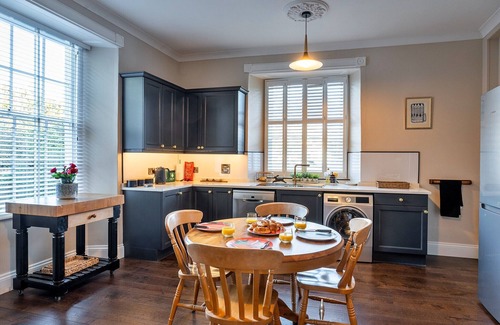 Gweek Cottage | Cottage in Cornwall by Helford River & Hot Tub