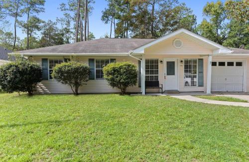Diamondhead House | Cottage in Diamondhead