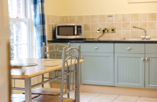 Eaton Mascott Cottage | Cottage in Dorrington with Scenic Trails