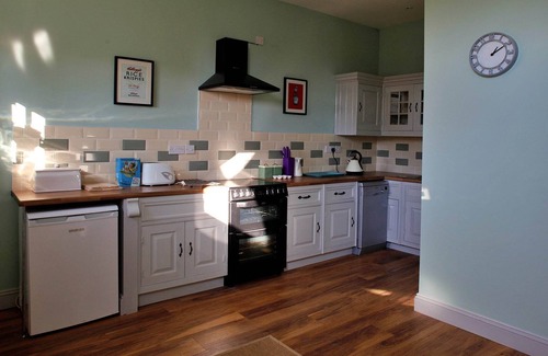 Breedon on the Hill Cottage | Cottage in UK with Garden & Tennis Court