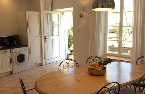 Le Somail Cottage | Cottage in Maison Vigneronne le Somail on Canal du Midi 25km from the Mediterranean