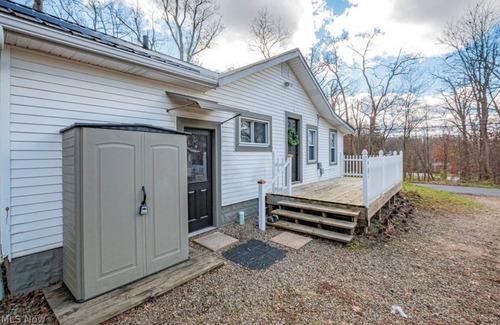 Portage Lakes House | Cottage in Portage Lakes! Close to everything!