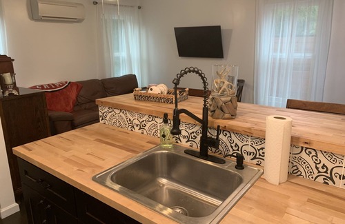 Chatham Crescent House | Cottage in the Heart of Savannah. Minutes from downtown & Tybee Island
