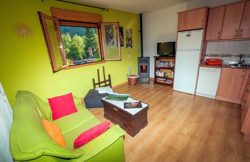 La Omanuela House | Cottage in the mountain of Leon (9 people) with jacuzzi, barbecue and fireplace