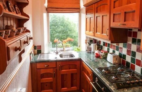 Ogden Cottage | COTTAGE IN THE SKY, romantic, character holiday cottage in Luddenden