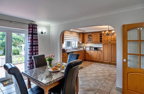 Newton Saint Cyres House | Cottage in Whitestone with Garden & Games Room