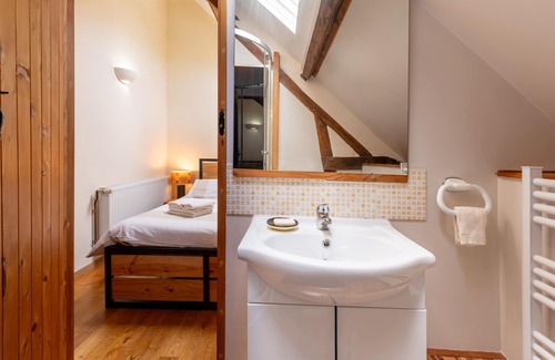 Quistinic House | Cottage 'La Maison Blanche' with Shared Pool, Shared Garden and Wi-Fi