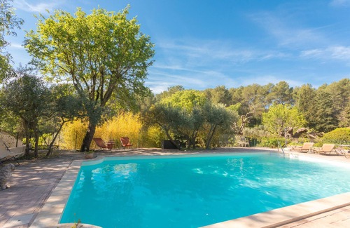 Draguignan House | Cottage 'Les Bergeries De Danielle' with Private Pool, Private Terrace and Wi-Fi