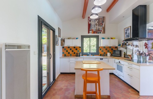 Peypin House | Cottage near Aix Marseille with Pool