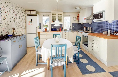 Raa House | Cottage near the protected river, Råå