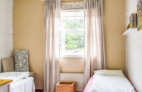 Haugesund House | Cottage nestled in beautiful natural surroundings, just outside Haugesund.
