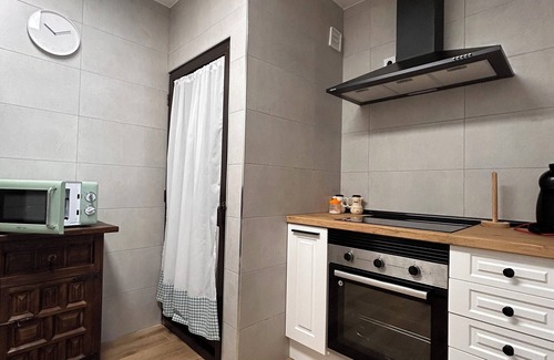 Sotillo de la Adrada House | Cottage overlooking the mountains, ideal for families (pet friendly).