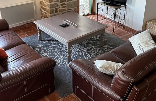 Loguivy House | Cottage of the Issue