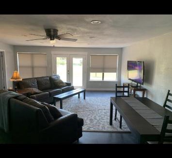 Granbury House | Cottage on Lake Granbury