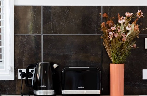 Golden Square House | Cottage on MacKenzie