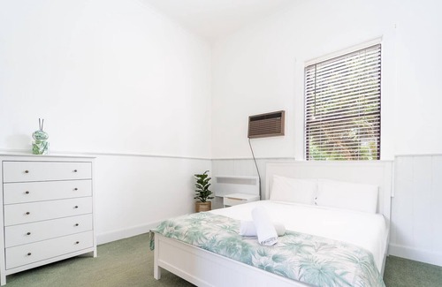 Golden Square House | Cottage on MacKenzie
