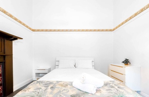 Golden Square House | Cottage on MacKenzie