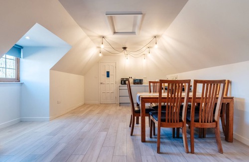 Little Stukeley Cottage | Cottage on Private Island in Cambridgeshire