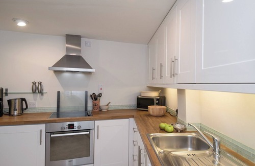 Calne Cottage | Cottage on the Green
