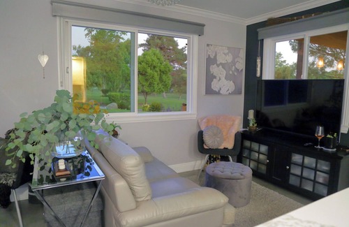 Rancho Bernardo House | Cottage On The Greens - Stunning Golf Course Views