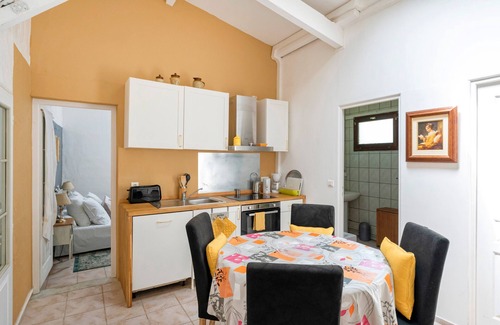 Panjas House | Cottage 'Ostau Flor' with Shared Pool, Private Terrace and Wi-Fi