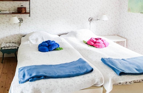 Gullabo House | Cottage overlooking the countryside for a wonderful vacation close to nature.