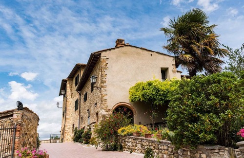 San Pietro in Bossolo Cottage | Cottage Pino Rural Tuscan retreat in Stunning Hilltop castle