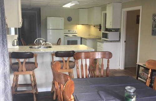 Tudor and Cashel Cottage | Cottage Rental 5 bedroom- Bancroft, Ontario, Canada.