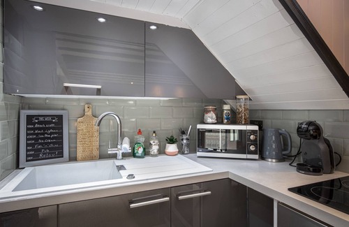 Lytham St. Anne's Cottage | Cottage - Sleeps4 - PetFriendly - Garden - ByBeach