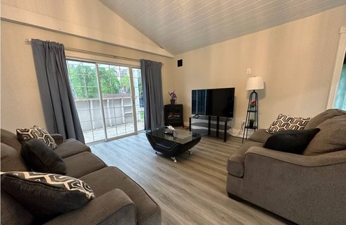 King City House | Cottage Style Bungalow Home in King City