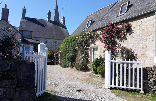 Picauville Cottage | COTTAGE - Theme Seasonal rental - Watercolor Stage tours